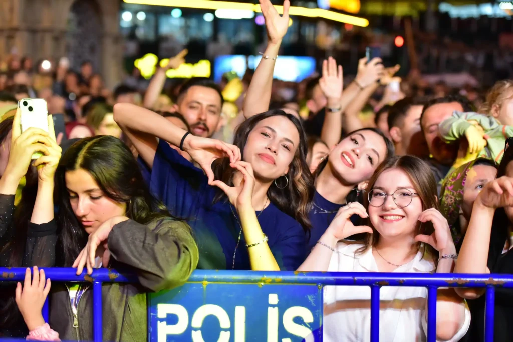 tosyabld_1788258608_3976523803879564947_1976306086