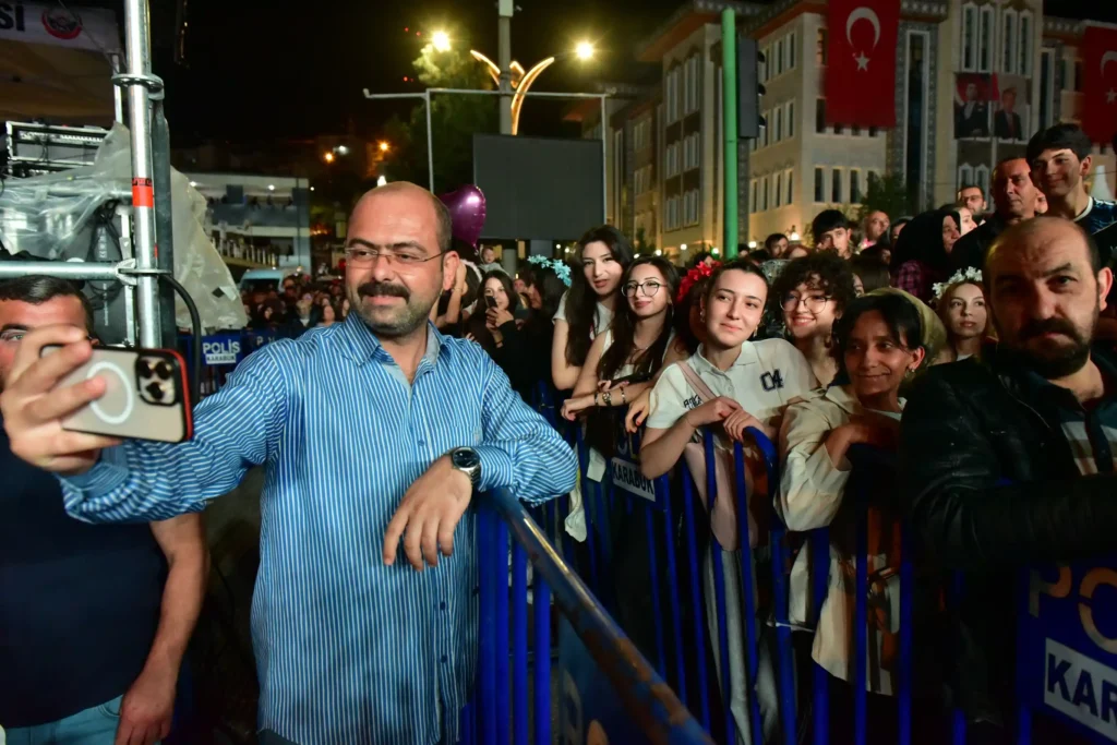 tosyabld_1788295654_3976834478518659379_1976306086