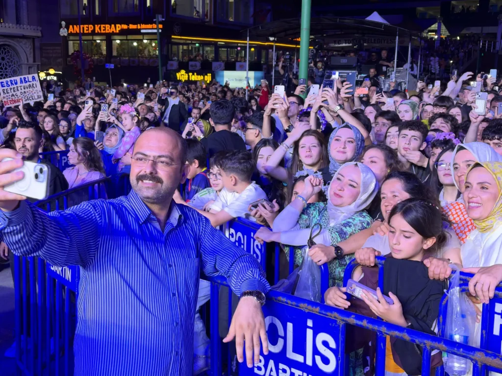 tosyabld_1788296224_3976839260377687640_1976306086