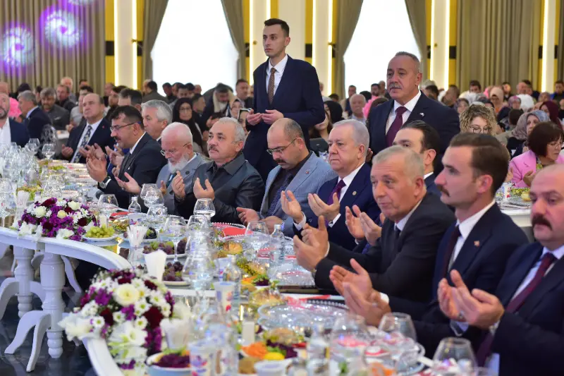 tosyabld_1792879400_4015285382439657321_1976306086